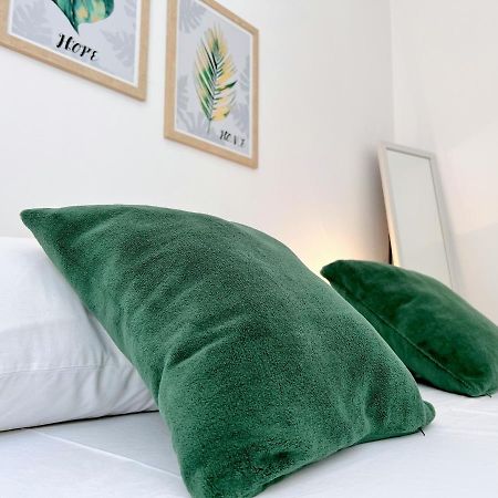 Rab City Apartment Greeny Rab Town Buitenkant foto
