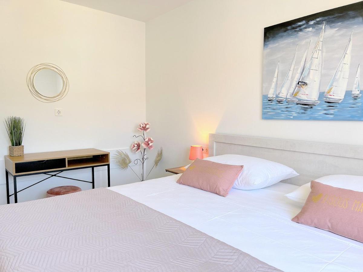 Rab City Apartment Greeny Rab Town Buitenkant foto