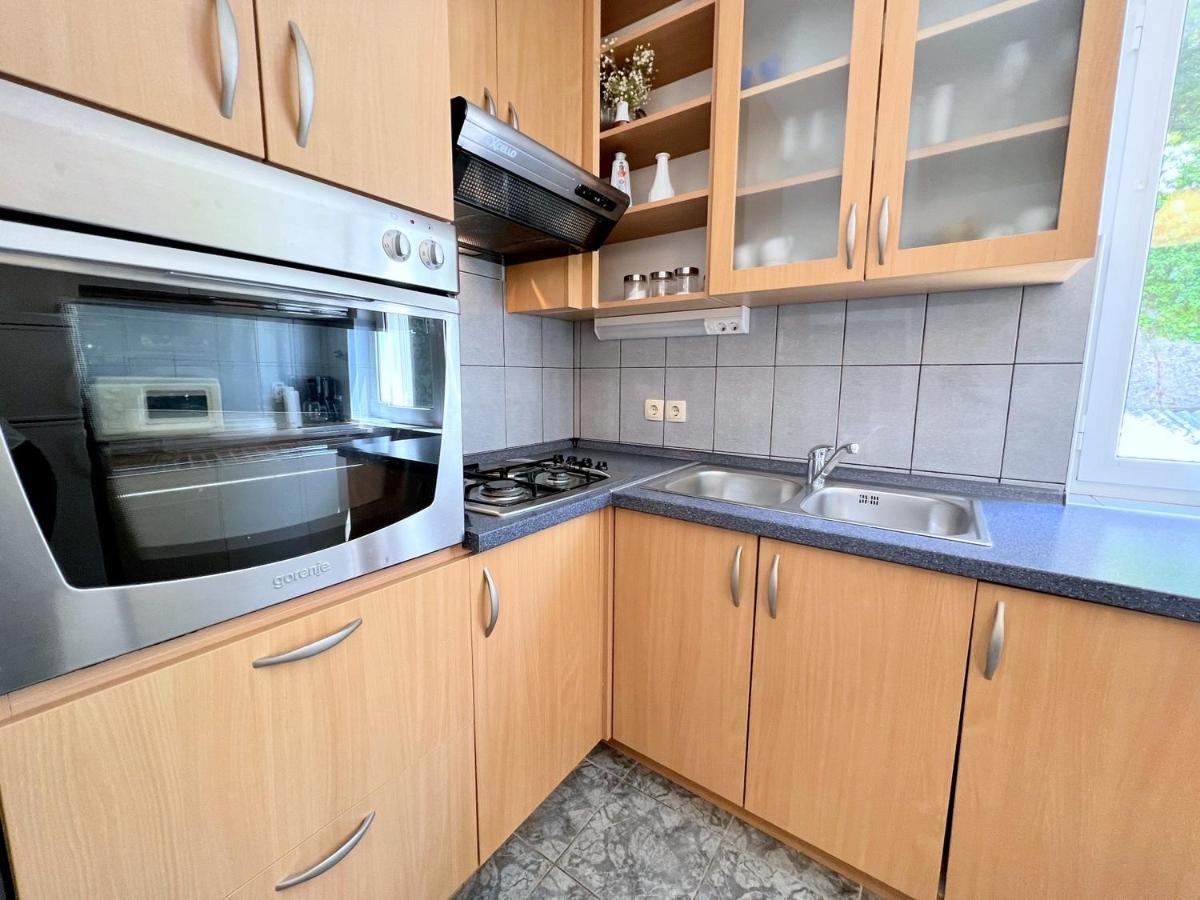 Rab City Apartment Greeny Rab Town Buitenkant foto