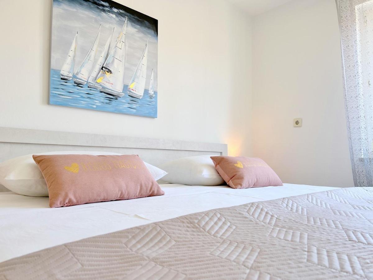 Rab City Apartment Greeny Rab Town Buitenkant foto