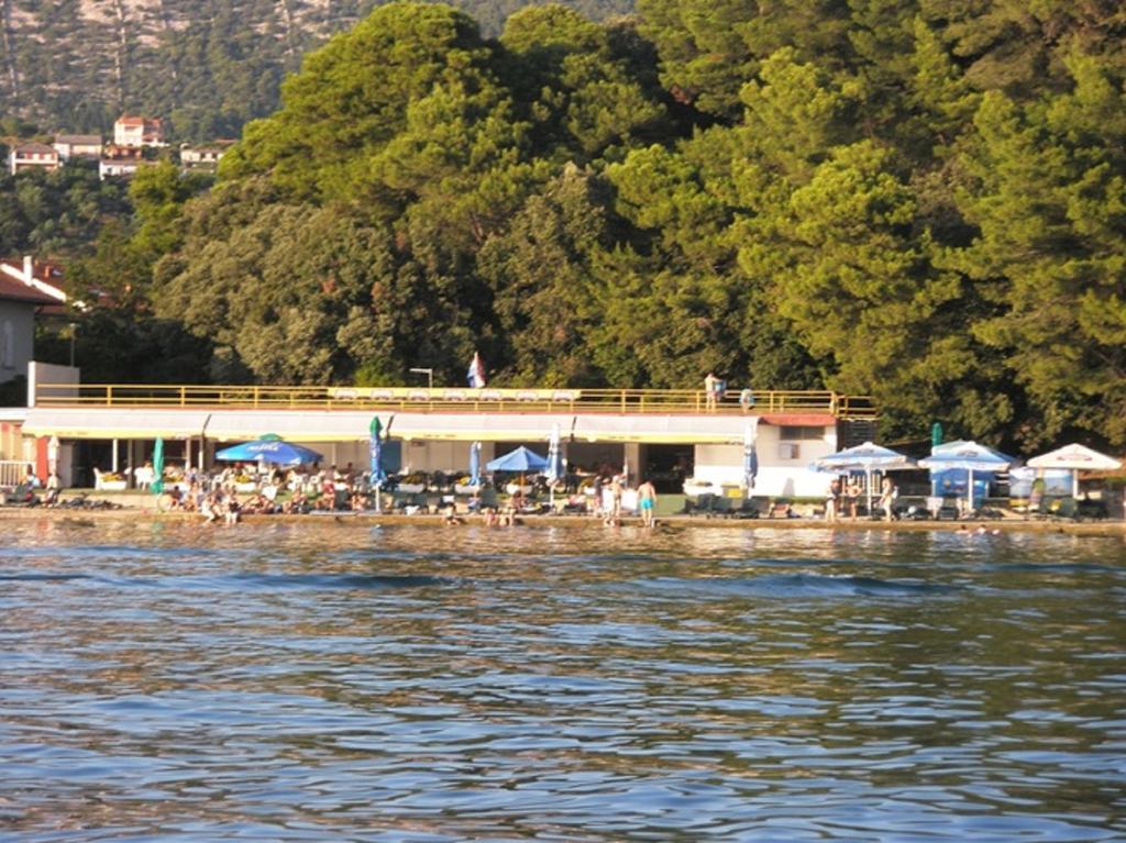 Rab City Apartment Greeny Rab Town Buitenkant foto