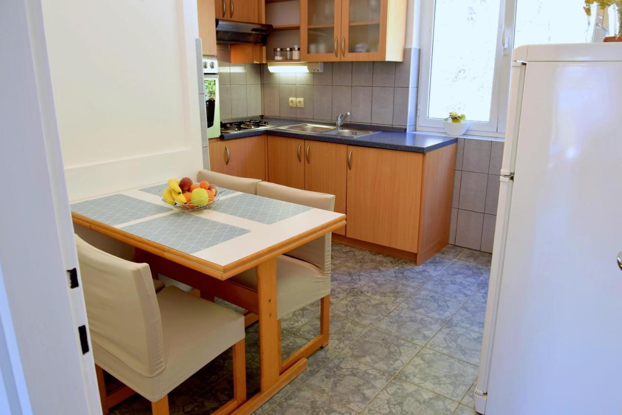 Rab City Apartment Greeny Rab Town Buitenkant foto