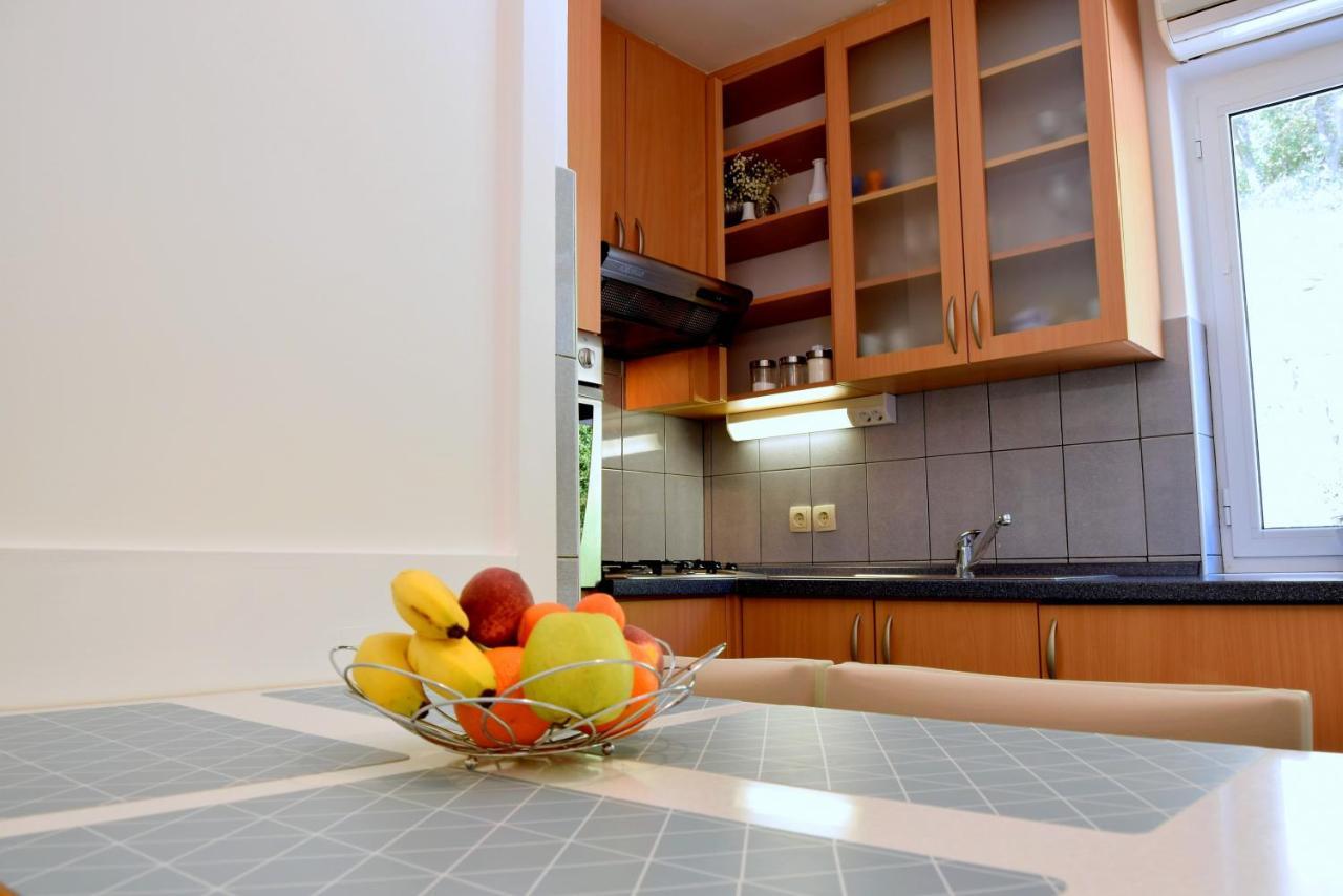 Rab City Apartment Greeny Rab Town Buitenkant foto