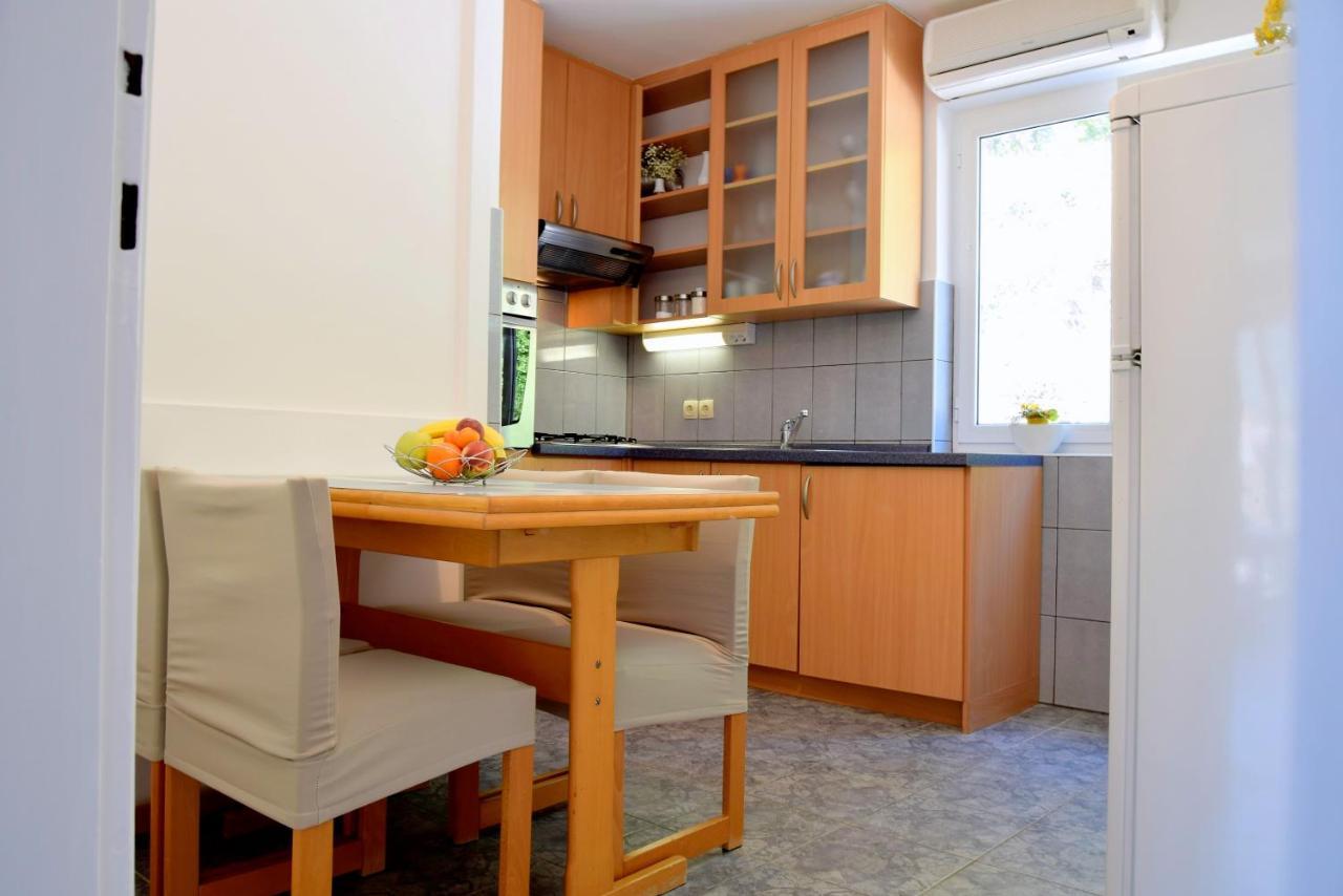 Rab City Apartment Greeny Rab Town Buitenkant foto